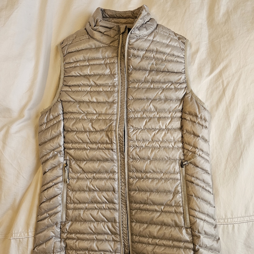 Patagonia women's vest XS in silver